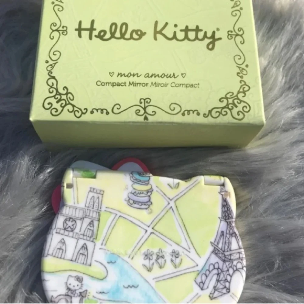 Hello Kitty x Sephora Mon Amour compact mirror - Picture 2 of 4